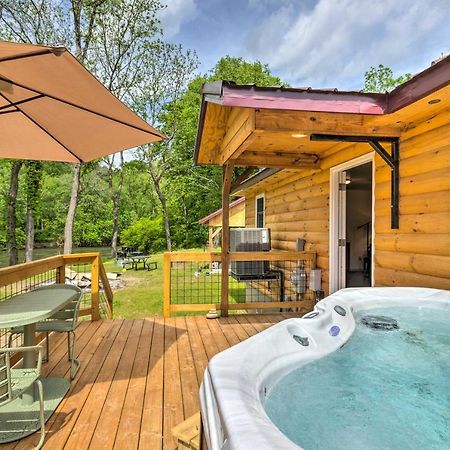 Cozy Cabin On Tuckasegee River - Near Брайсън Сити Екстериор снимка