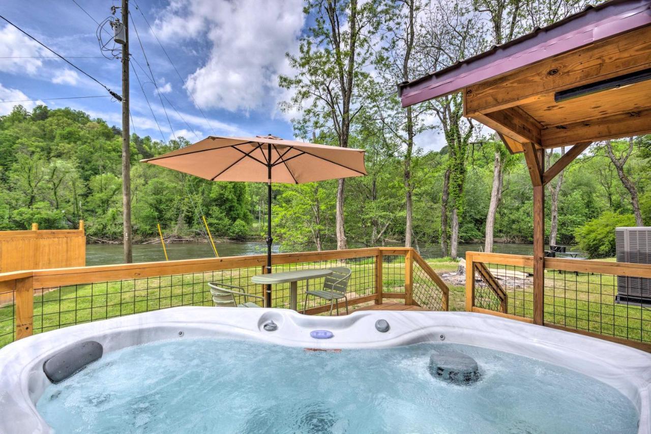 Cozy Cabin On Tuckasegee River - Near Брайсън Сити Екстериор снимка