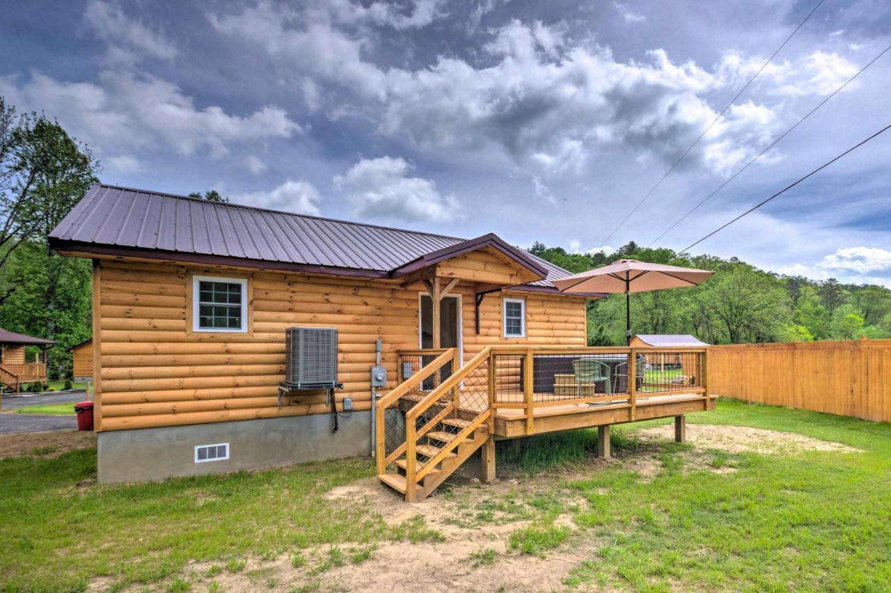 Cozy Cabin On Tuckasegee River - Near Брайсън Сити Екстериор снимка